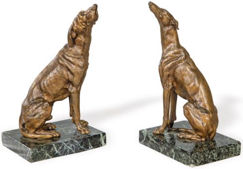  "Galgo y Sabueso Olfateando el Aire" dos esculturas de bronce patinado, sobre base de mármol serpentín, Francia h. 1915-25