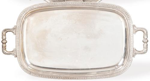  Pequeña bandeja de dos asas de plata española punzonada 1ª Ley de Durán
