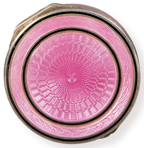  Caja circular de plata inglesa punzonada ley 925 con marca de importación a Londres de pp. S. XX y trabajo de guilloché rosa.