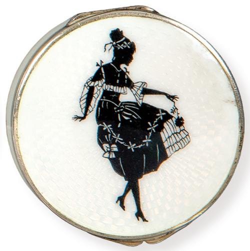  Caja circular de plata y esmalte guilloché blanco con silueta de mujer sobre la tapa, punzonada Ley 925 pp. S. XX