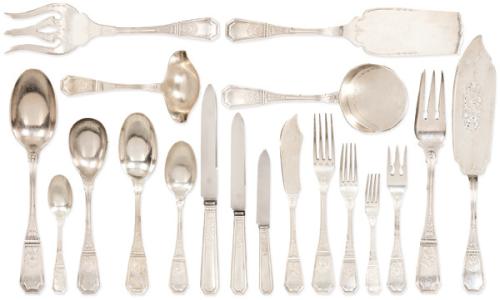  Cubertería de plata de española punzonada 1ª Ley de Matilde Espuñes con marca comercial de la Joyería Reyes