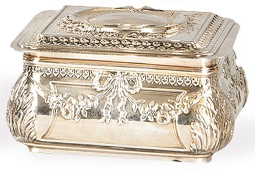  Caja joyero cuadrangular de plata española punzonada Ley 925 de Pasgorcy, con alma de madera.