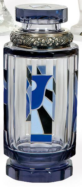  Jarrón Art Deco de cristal de Bohemia tallado y esmaltado, con embocadura de plata española punzonada Ley 916 de Dionísio García primer tercio S. XX