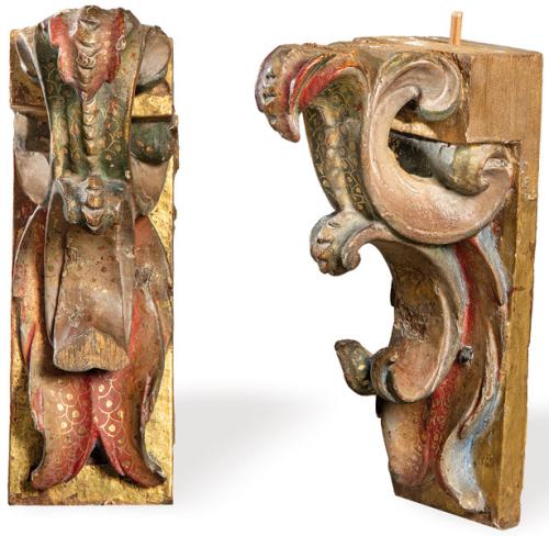  Pareja de ménsulas de madera tallada policromada, dorada y estofada, España S. XVII.