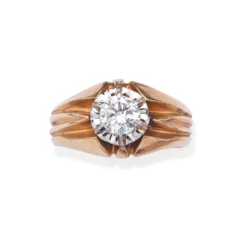  Solitario de caballero con brillante de aprox. 0,30 ct en montura de oro amarillo de 18K y vista en platino.