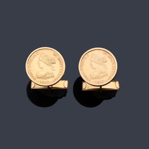  Gemelos con pareja de monedas de Isabel II de 21K sobre montura de oro amarillo de 18K.