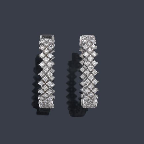  Criollas con tres bandas de brillantes de aprox. 7,00 ct en total.
