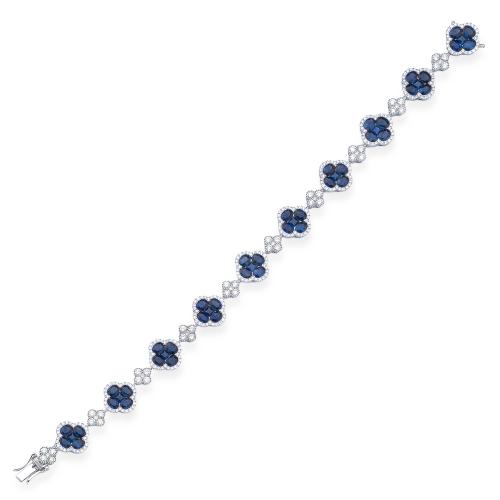  Pulsera con diez motivos en forma de trébol con zafiros talla oval y redonda de 10,70 ct intercalado con un diseño de menor tamaño con brillantes de 2,30 ct en total.