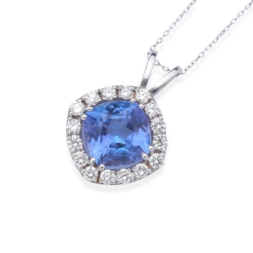  Colgante con tanzanita talla 'cushion' de 3,00 ct y orla de brillantes de aprox. 0,50 ct en total.