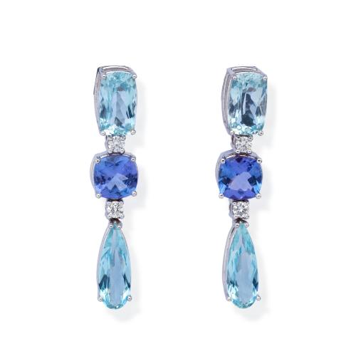  Pendientes largos con aguamarinas de 4,00 ct en total y tanzanitas talla oval de 2,00 ct intercalado con brillantes de 0,12 ct en total.