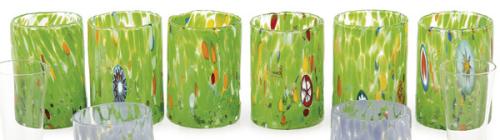  Juego de seis vasos de cristal soplado realizados a la manera de Murano en verde con manchas de colores tipo "molti fiori".
