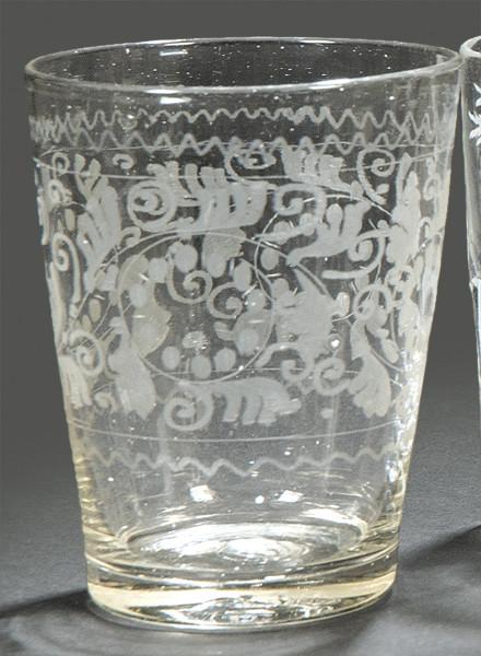  Vaso de cristal de La Granja época Carlos IV con la flor de adormidera grabada a la rueda último tercio S. XVIII.