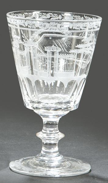  Copa de Recuerdo de cristal de La Granja, Periodo Historicista (1.883-pp. S. XX) con cartela "Polonia Alvarez" grabada a la rueda junto con las verjas del palacio.