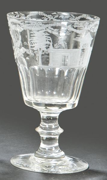  Copa de Recuerdo de cristal de La Granja, Periodo Historicista (1.883-pp. S. XX) con cartela "Eusebia Yllera" y decoración de las verjas de La Granja.