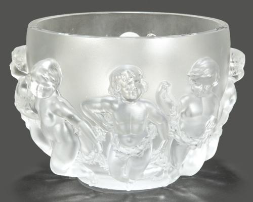  Vaso Luxemburgo de cristal opalescente de Lalique con niños danzando en relieve segunda mitad S. XX.