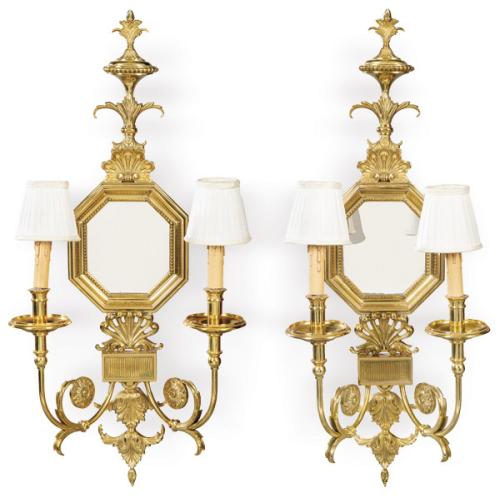  Pareja de apliques con espejo en bronce dorado S. XX