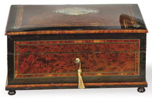  Caja Napoleón III en raíz de tuya y palo de rosa con marquetería de latón y madreperla,  Francia h. 1870.