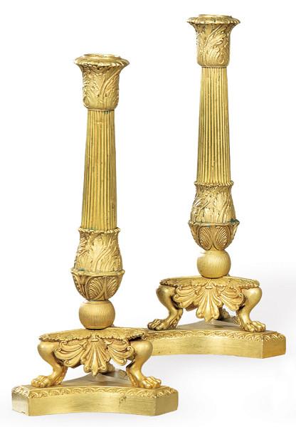  Pareja de candeleros Napoleon III de bronce dorado, Francia mediados S. XX.