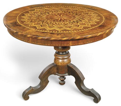  Mesa de centro redonda sobre pedestal en madera de nogal