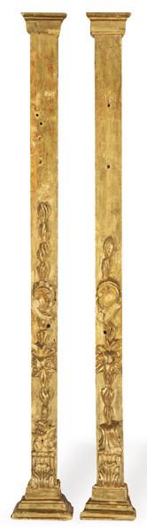  Pareja de pilastras de madera tallada y dorada, España S. XVII.