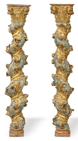  Pareja de columnas salomónicas de madera tallada, policromada y dorada, España S. XVII.