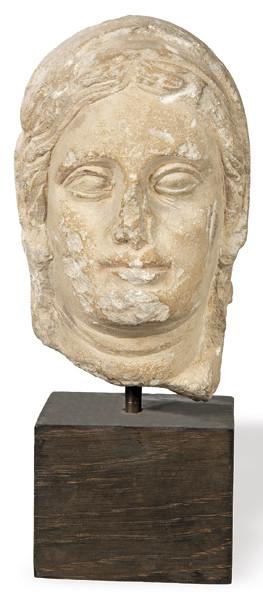  "Cabeza Femenia Velada" tallada en piedra caliza, Grecia, Arte Chipriota S. V a.C.