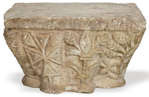 Capitel prerománico tallado en piedra caliza, España S. VIII.