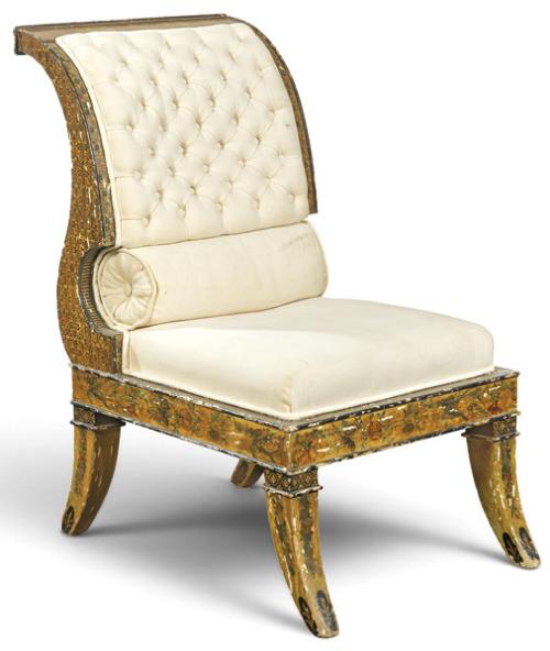  Silla baja indo-cachemir en madera policromada y lacada. Segunda mitad del S. XIX.