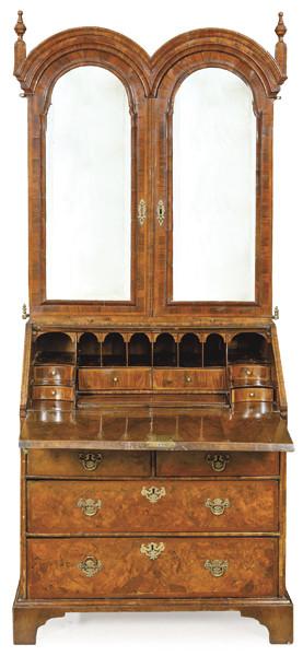  Bureau-cabinet Jorge II con doble cúpula, en madera de nogal, con cabinet superior de puertas abatibles