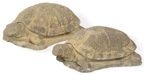  Dos tortugas de arenisca para jardín.