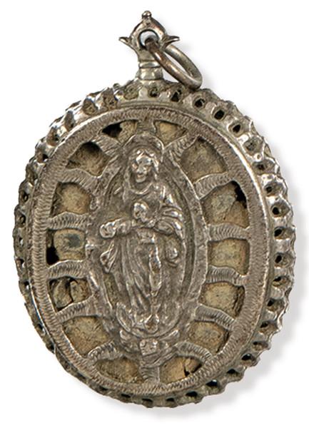  Relicario Plata, s. XVII. 6,5 x 4,5 x 1,2 cm 250-300€