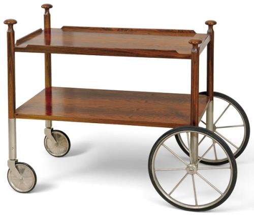  Walter Wirz (Suiza, 1911–1984) para Wilhelm Renz, c. 1960

Carro de servicio o carro camarera de dos bandejas, con estructura de madera y ruedas metálicas.