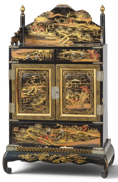  Muebl de almacenaje japonés de madera lacada pintada y dorada, Periodo Meiji (1860-1912) h. 1880.