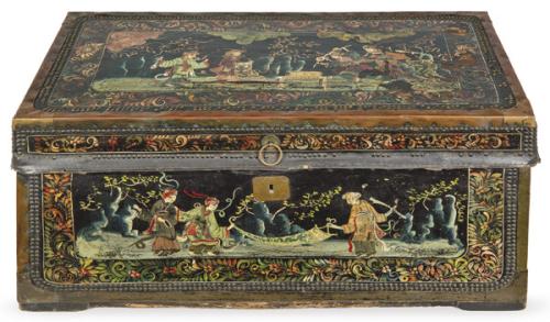  Arcón de alcanfor lacado y pintado de estilo chino ff. S. XIX pp. S. XX.