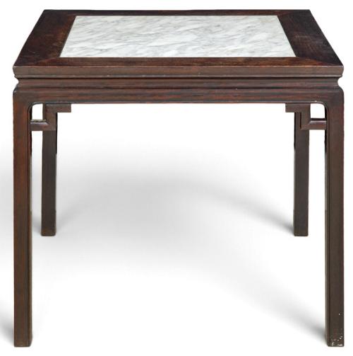  Mesa china de madera con tapa de mármol,  primera mitad S. XX