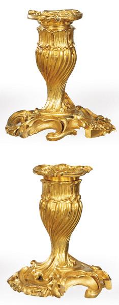  Pareja de candeleros de bronce dorado